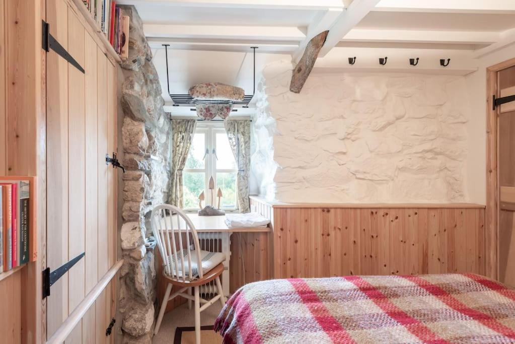 Traditional Stone Cottage With Sea Views In Snowdonia National Park Brynkir Екстериор снимка